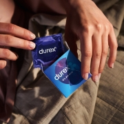 durex-classic-prezerwatywy-klasyczne-gladkie-3-sztuki-17067876838.jpg
