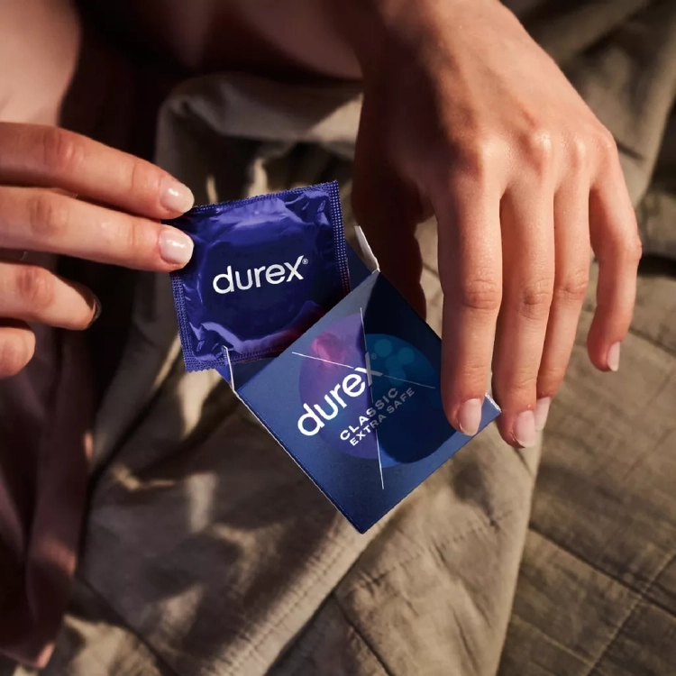 1026x1026_product_media_4423001-4424000_Durex_Extra_Safe_Thicker_prezerwatywy_lateksowe_wzmocnione_ze_zwiekszona_iloscia_lubrykantu_12_sztuk_156363-j.webp
