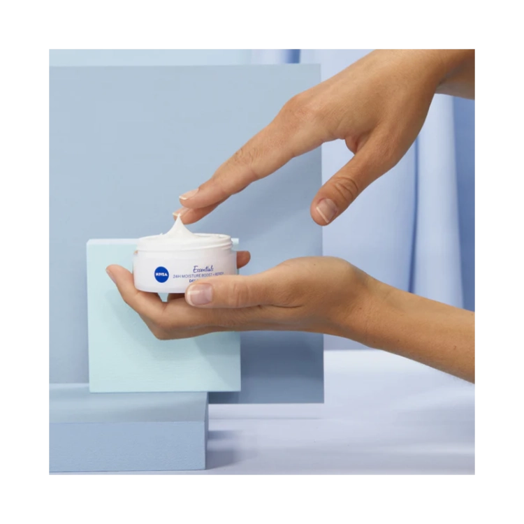 nivea-skin-boost-zestaw-kosmetykow-do-pielegnacji-twarzy-dla-kobiet (3).jpg