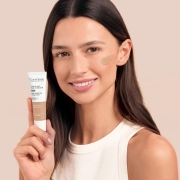 AV_COUVRANCE_FLUID-CORRECTOR-FOUNDATION_MODEL-TEXTURE-PRODUCT_1-1_3282770400472