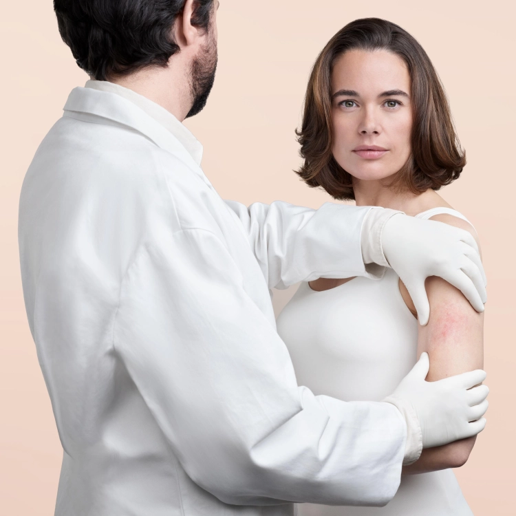 av_xeracalm-ad_replenishing-balm_3282770399523_dermatological-examination-Ana_1-1