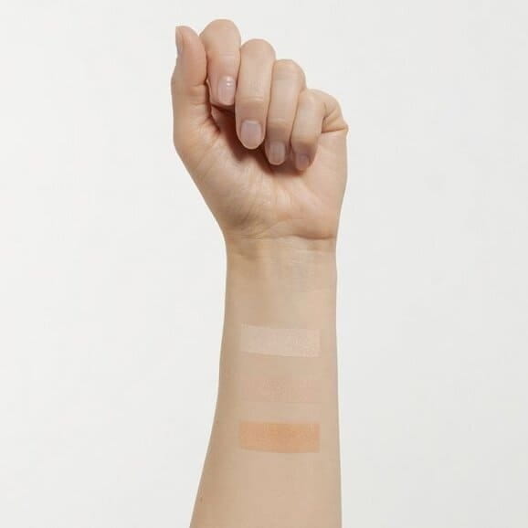 pol_pl_Rozswietlajacy-puder-do-twarzy-Glowing-Powder-Mgla-pudrowa-10-g-1107_9_1.jpg