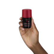 Vichy-Deodorant-men-clinical-control-96h-fr-01-3337875805025-hand.png