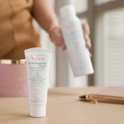 Avene-Antirougeurs-Day-Soothing-Cream-SPF30-3.webp