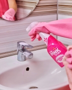 The-Pink-Stuff-Pianka-Czyszczaca-do-Lazienki-750ml-EAN-GTIN-5060033820117.jpg