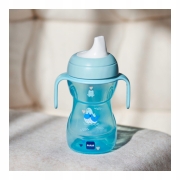 Kubek-Niekapek-MAM-Baby-Fun-to-Drink-270-ml-8m-ergonomiczny-Marka-Mam.jpg