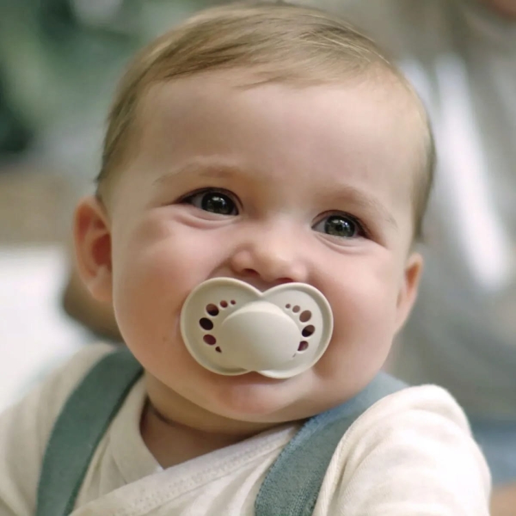 MAM-2-szt-Smoczek-Uspokajajacy-Symetryczny-6-SILIKON-dla-Dziewczynki-6m-Waga-produktu-z-opakowaniem-jednostkowym-0-15-kg.jpg