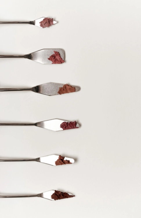 pol_pl_TASTY-LIPS-kremowa-konturowka-do-ust-0-6g-1626_6 (1).jpg