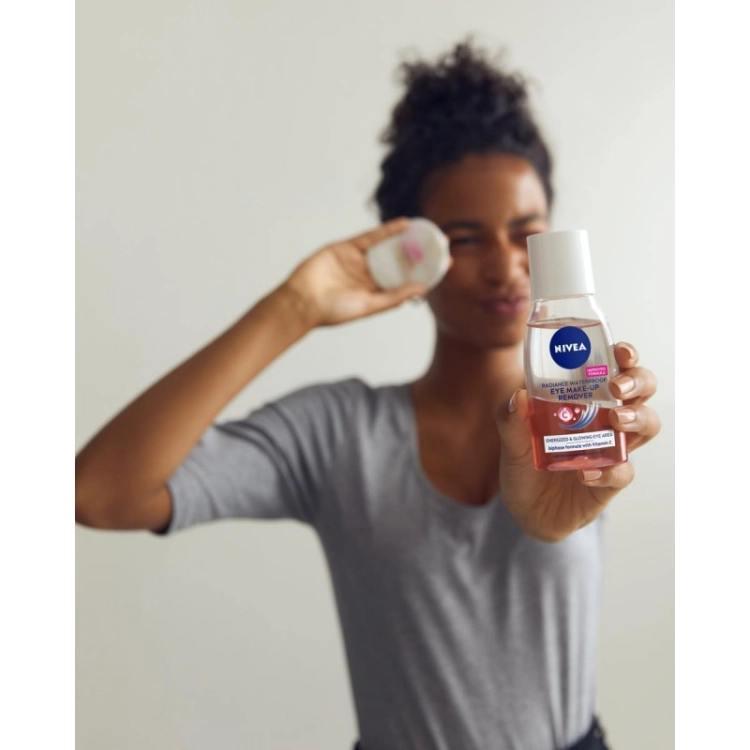 nivea-dwufazowe-plyny-do-demakijazu-oczu-125ml (2).jpg
