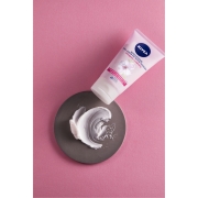 nivea-zel-krem-do-mycia-twarzy-lagodnie-oczyszczajacy-cera-sucha-i-wrazliwa-150-ml-16902709243.jpg